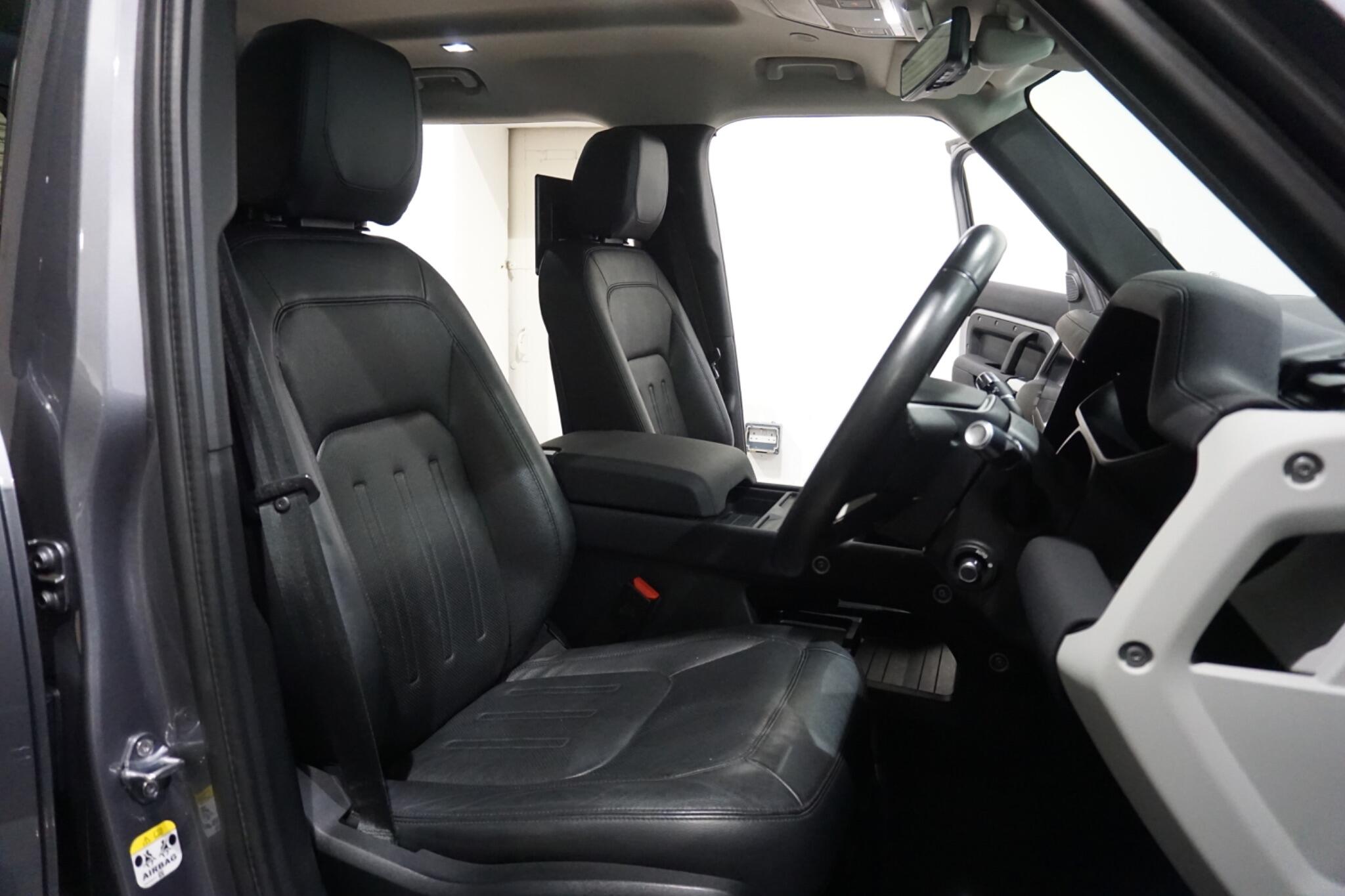 Land Rover Defender 110 3.0 D200 MHEV SE SUV 5dr Diesel Auto 4WD Euro 6 (s/s) (200 ps)